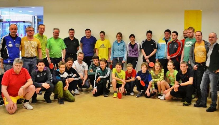  Die Teilnehmer an der Hobby-VM 2014 des TTC St. Nikolai