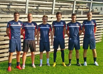 Die neuen FCA-Spieler Maik Kocsar, Markus Stuhlar, Christian Gamsjäger, Florian Pichler, Tomas Tadic und Emir Becirovic