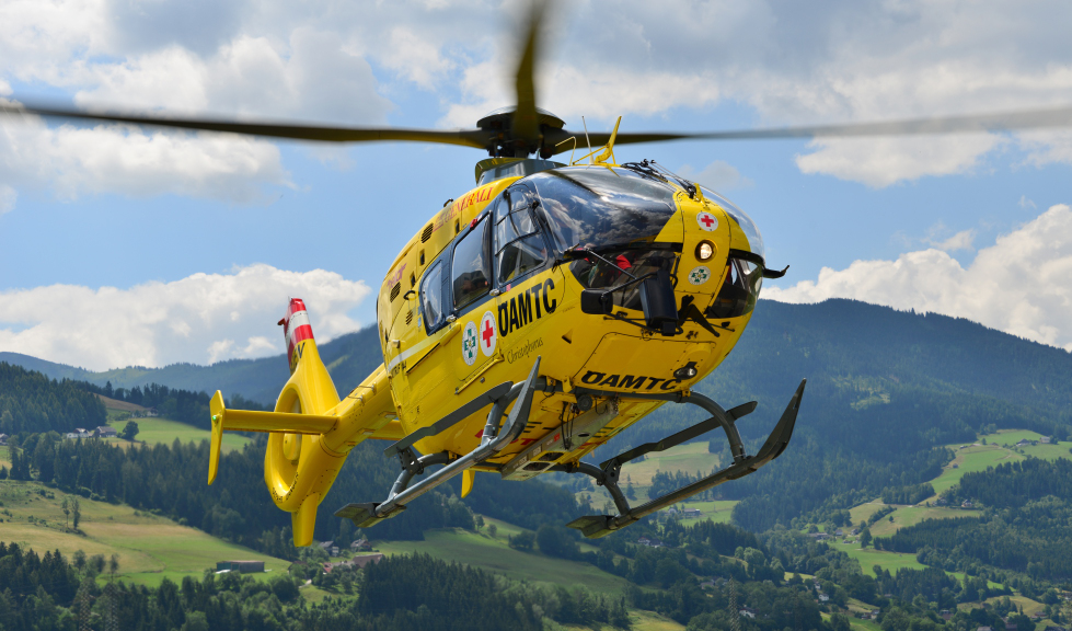11-Jähriges Mädchen aus Auto geschleudert