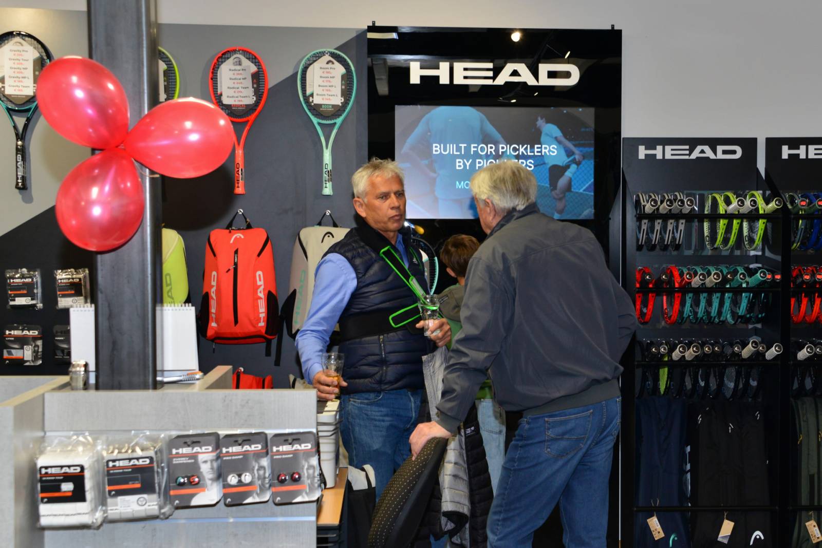 Neueroeffnung Mikes Tennisshop 2025_58