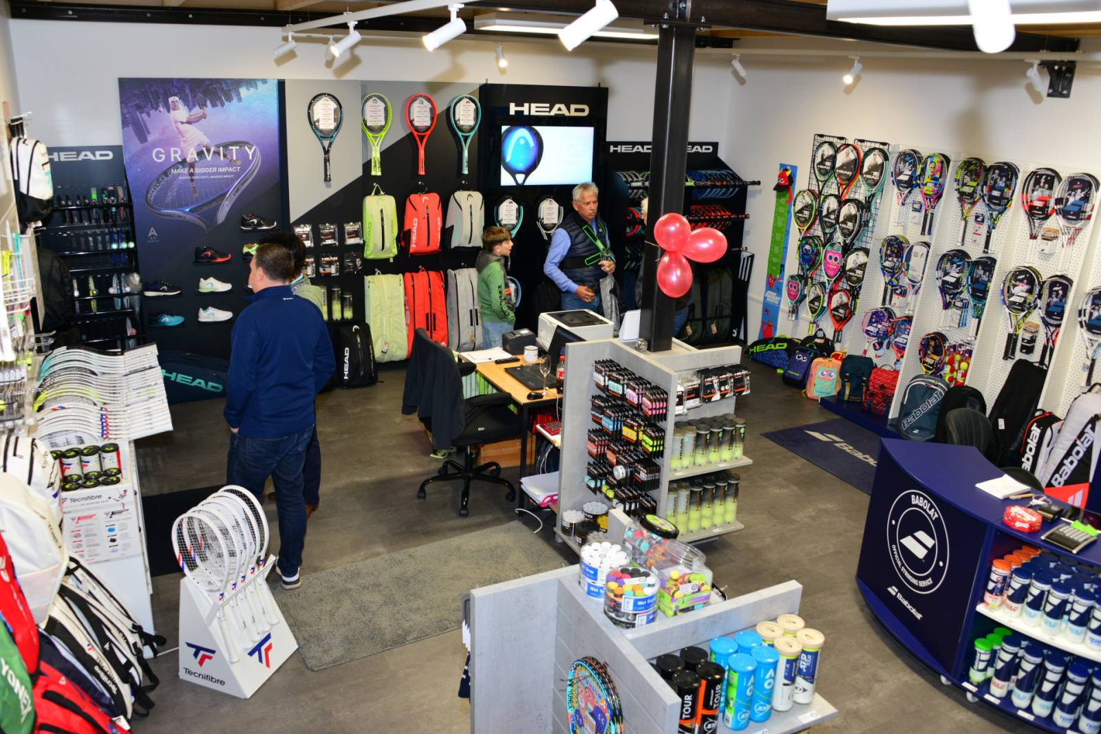 Neueroeffnung Mikes Tennisshop 2025_61