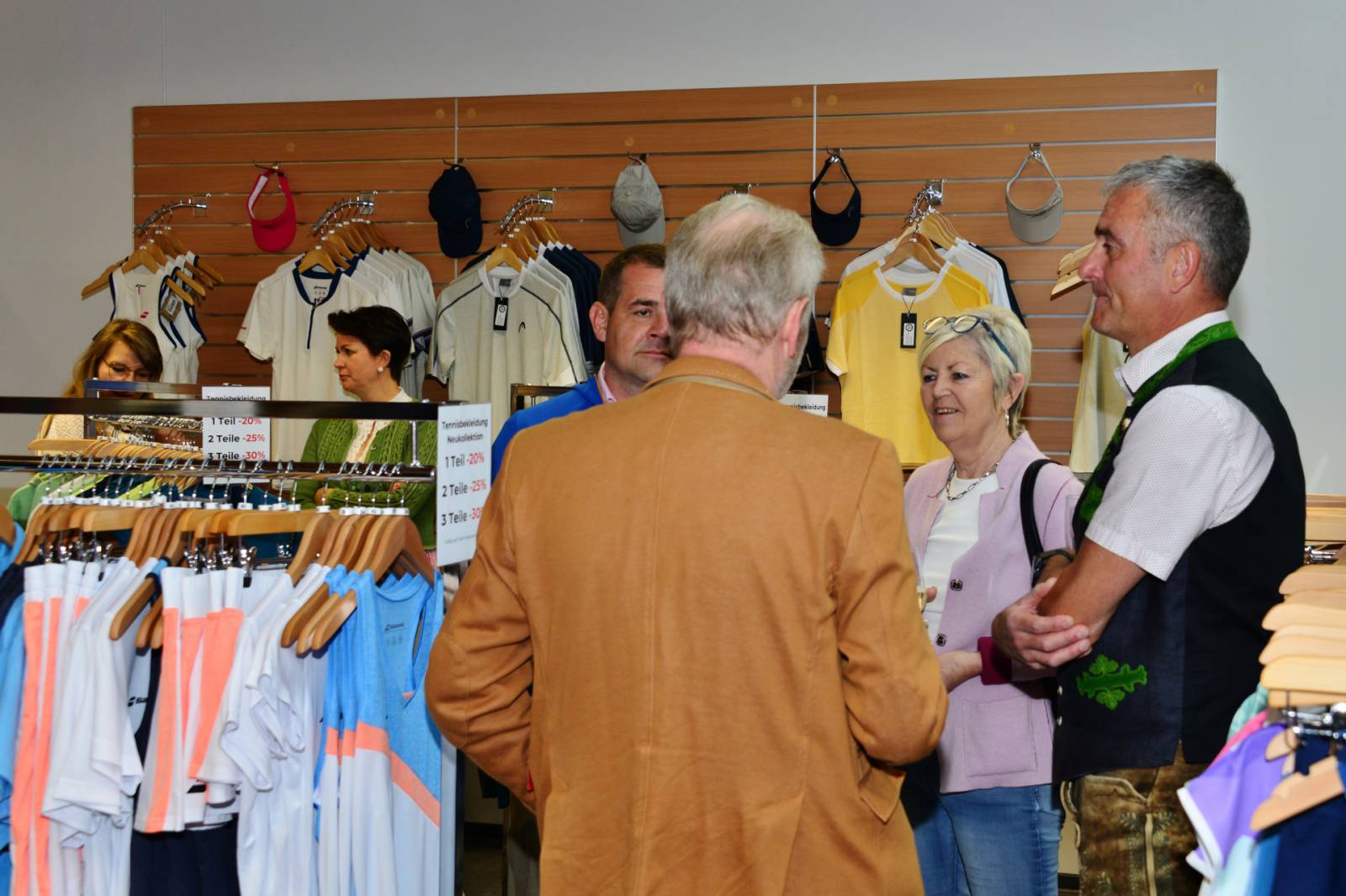 Neueroeffnung Mikes Tennisshop 2025_62