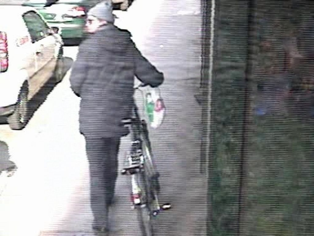 Öffentliche Fahndung nach Banküberfall