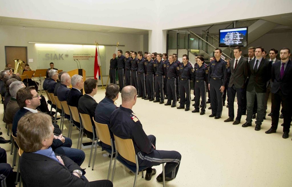 Polizeischüler in Graz angelobt