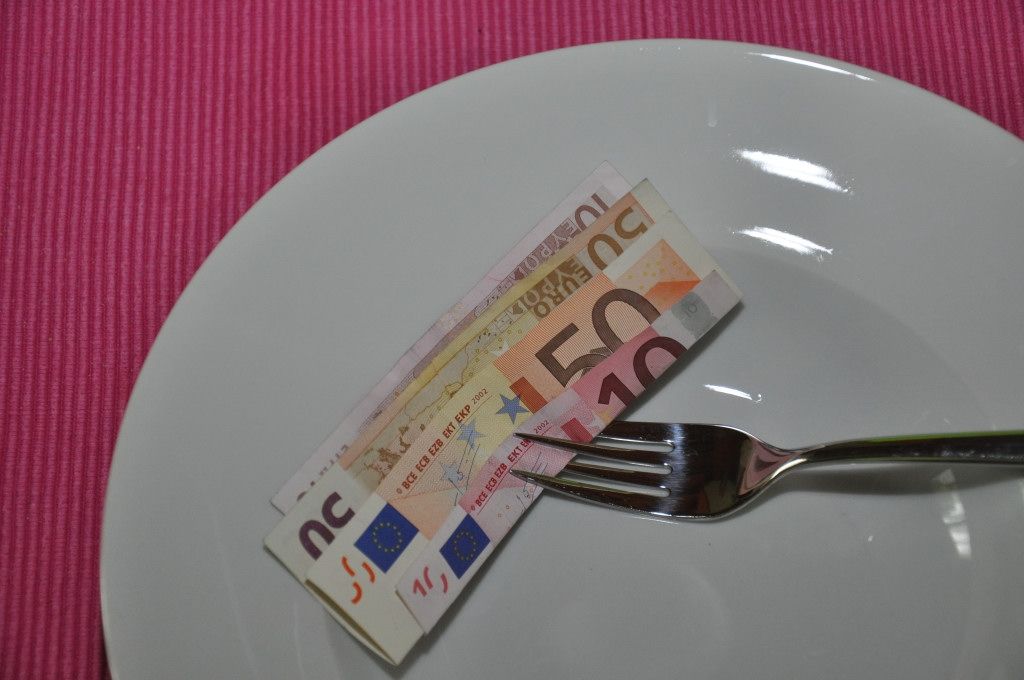 mit Gabel Bargeld "gefischt"