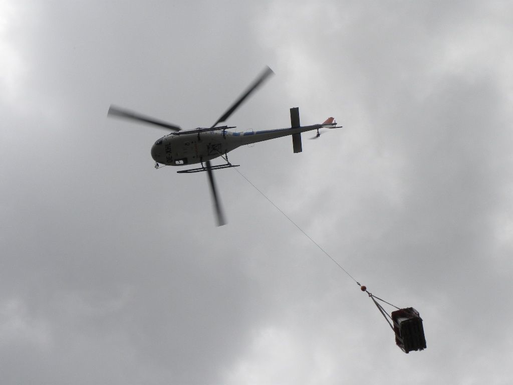 Reiter lässt den Kessel fliegen