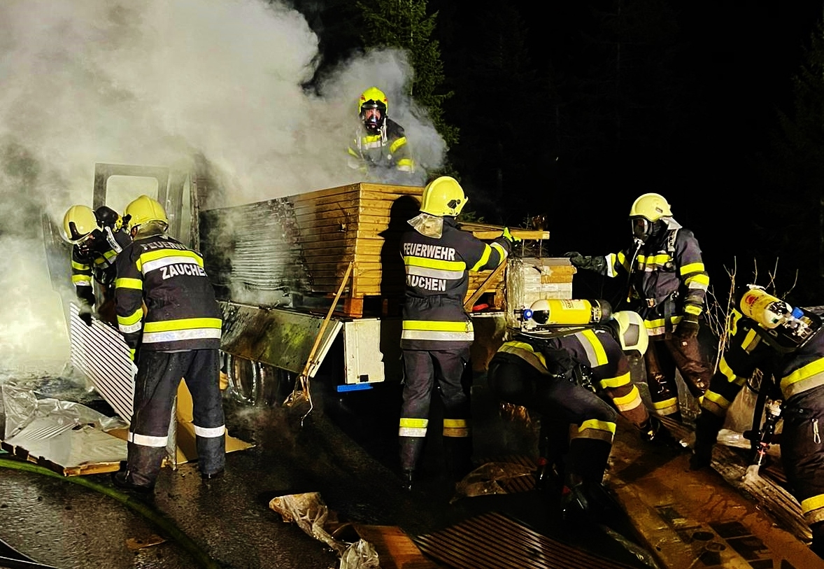 Fahrzeugbrand der Alpenstraße rasch unter Kontrolle