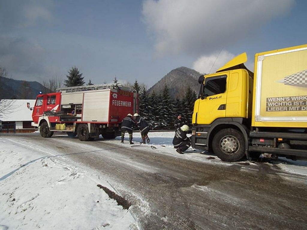 LKW-Bergung in Kirchenlandl