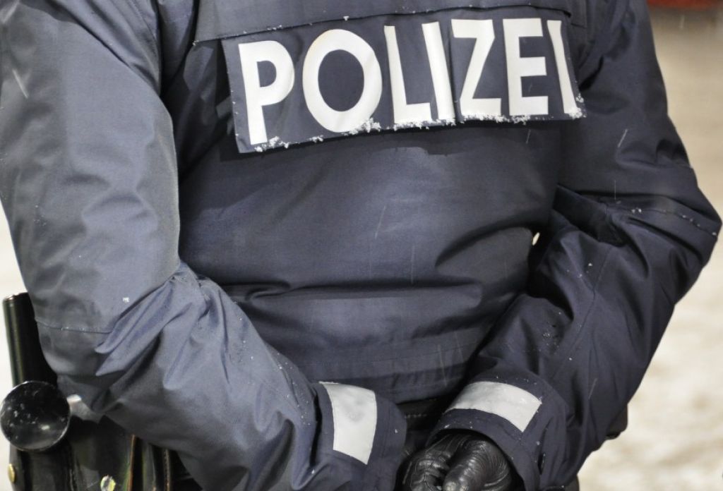 Polizei fahndet nach Fahrzeuglenker