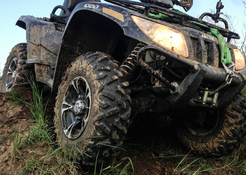 Arbeiter stürzte in Pichl von Quad