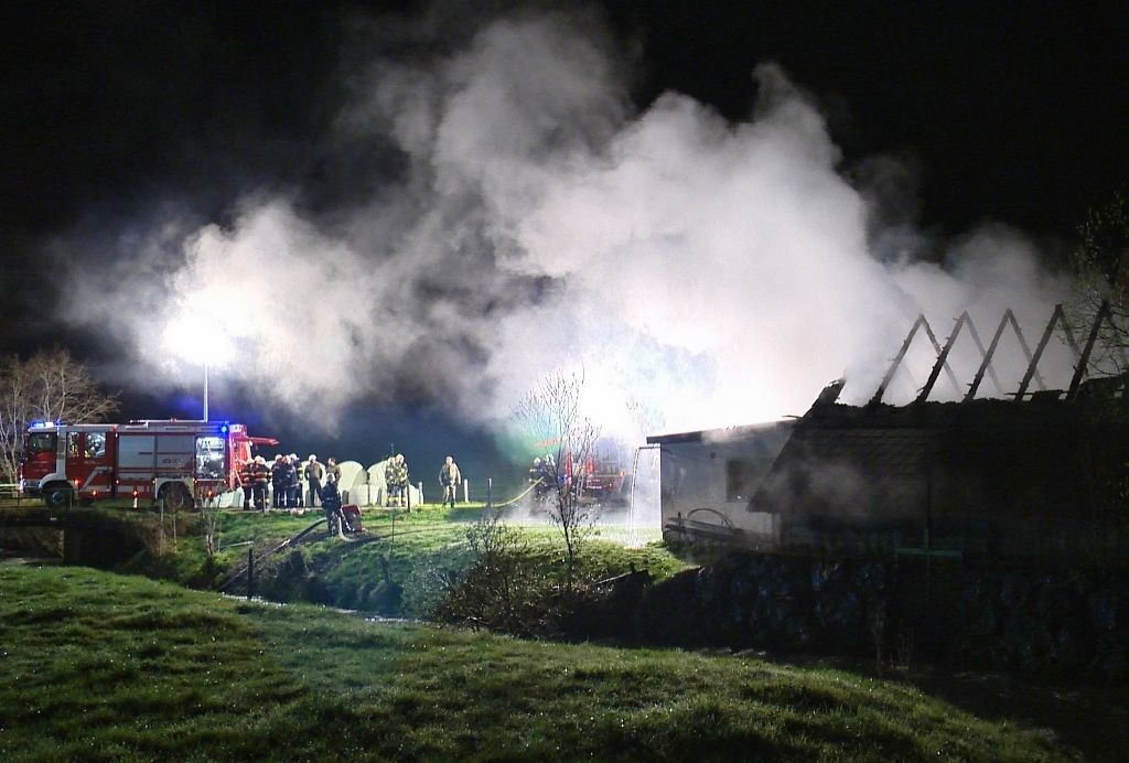 Gebäudebrand in Lengdorf