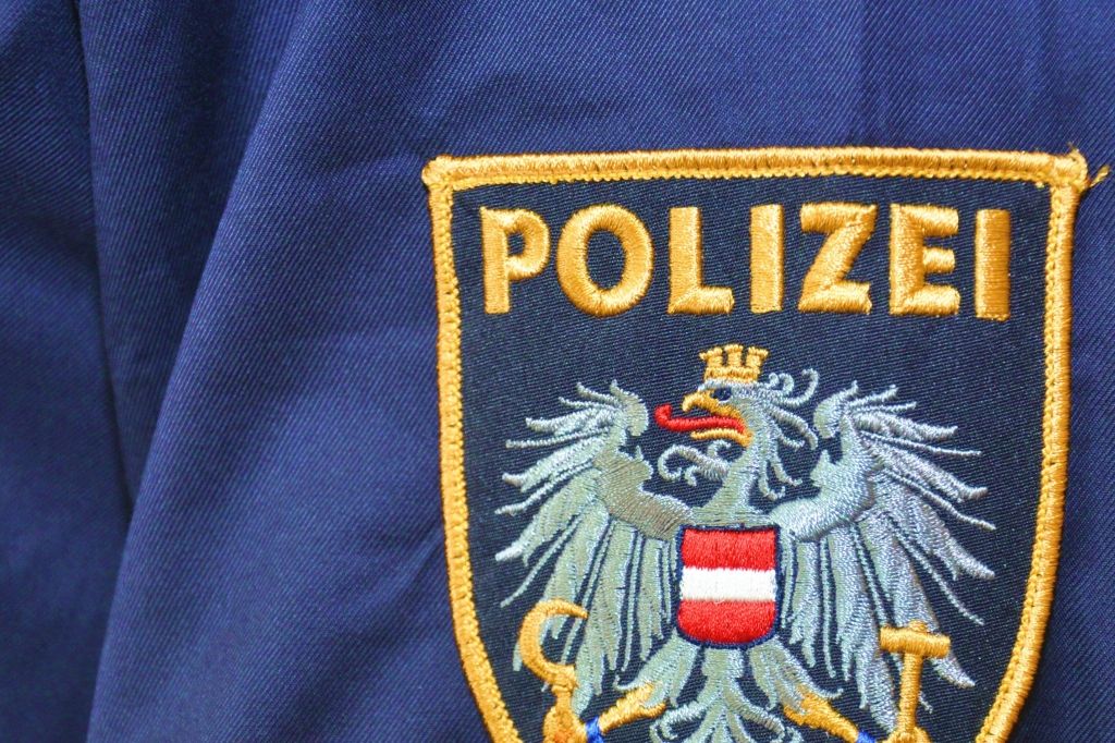 Einbruch in Autohaus in Haus