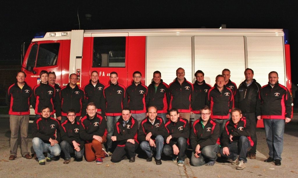 Neue Jacken für die Feuerwehr