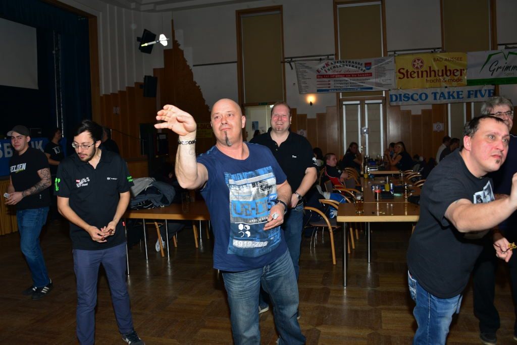 Die Dart - Pfeile flogen im Ausseeland