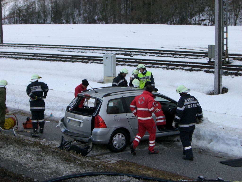 B320: Schwerer Verkehrsunfall