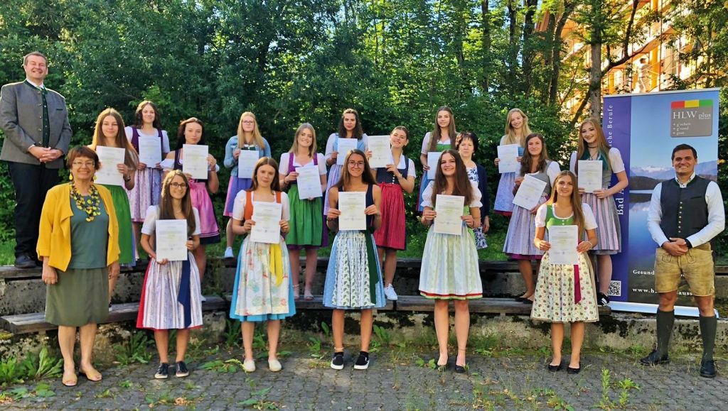 „Kleine Maturazeugnisse“ an der HLWplus überreicht