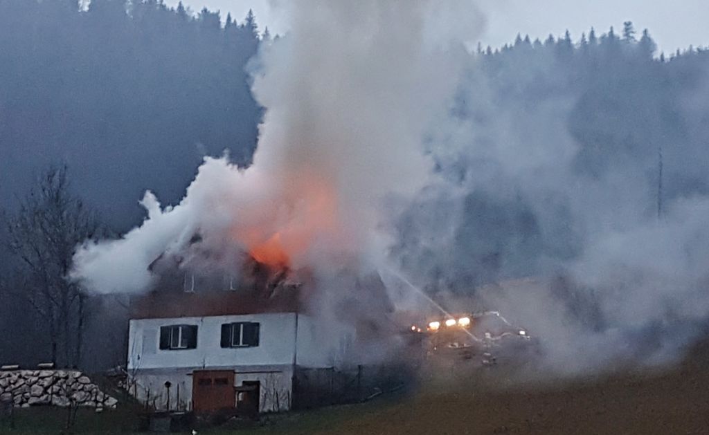 Verkehrsunfall und Brand in Lupitsch