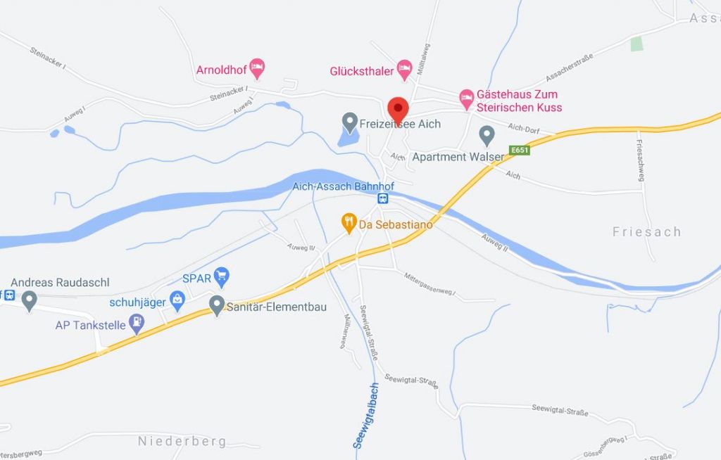Pkw von Zug erfasst