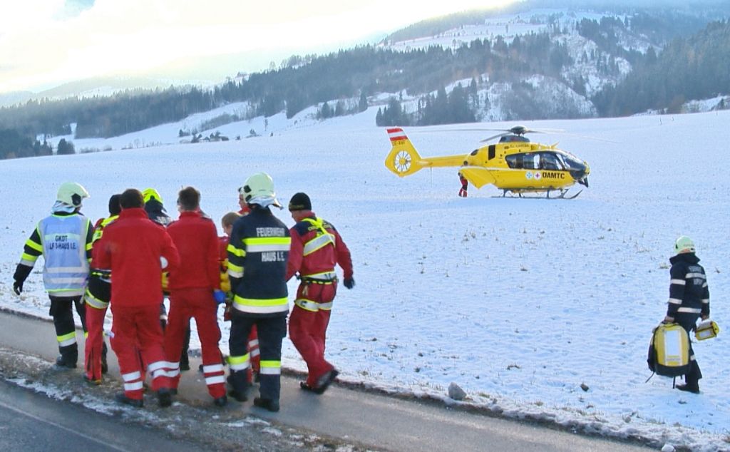 Schwerer Verkehrsunfall auf der B320 bei Haus