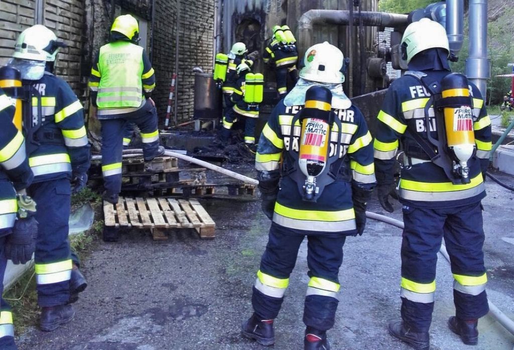 Brand in einer Bitumenmischanlage
