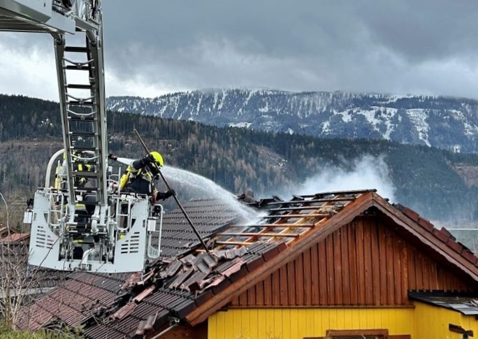 Gartenhüttenbrand in einer Kleingartensiedlung