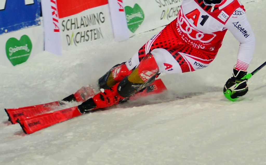 Marco Schwarz gewinnt Nightrace 2021