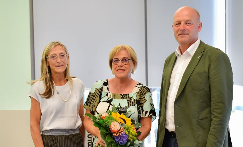 Mag. Elisabeth Haarmann(BH), 1. Vize-Bgmin. Dipl. Päd. Maria Drechsler und Bgm. DI Hermann Trinker
