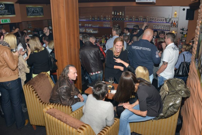 Zeit für alle Nachtschwärmer