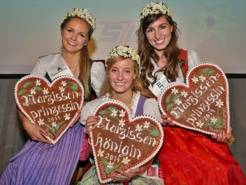 Prinzessin Marlies aus Schenkenfelden, Königin Theresa aus Pichl-Kainisch und Prinzessin Julia aus Steyr