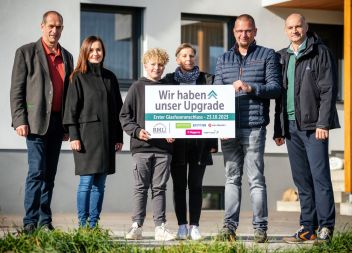 Bürgermeister Herbert Gugganig (Marktgemeinde Irdning Donnersbachtal), LAbg. Michaela Grubesa (Stv. Vorsitzende des Regionalverbandes Bezirk Liezen), Fabian &amp; Margit Ebner, Stefan Ainhirn, Johannes Gungl (Geschäftsführer RML Infrastruktur)