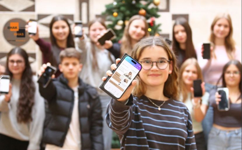 Jung trifft Alt mit Handy