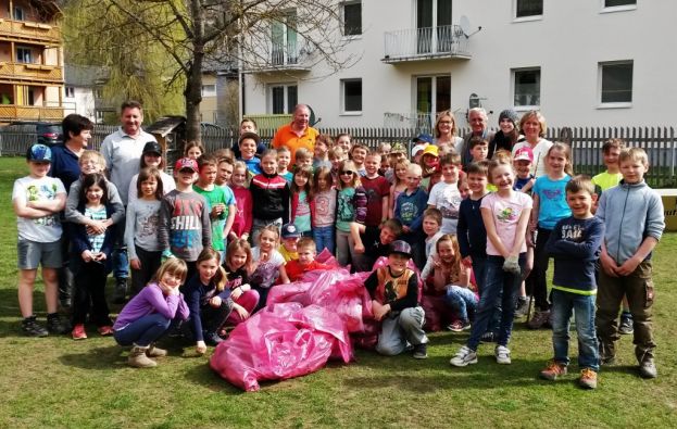 Frühjahrsputz und Gesang der Kinder