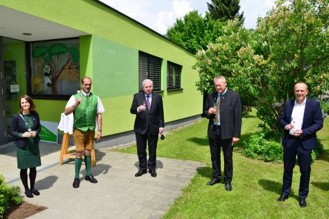 NRAbg. Corinna Scharzenberger, Bgm. Herbert Gugganig, LH Hermann Schützenhöfer, Klubobmann(i.R) Karl Lackner und LAbg. Bgm. Armin Forstner
