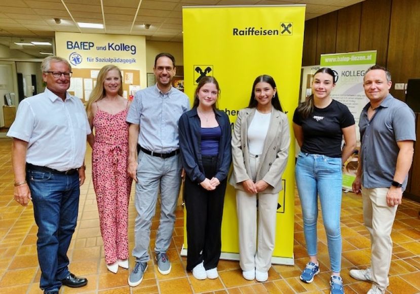 Vst.-Dir. Manfred Kirchsteiger, Mag. Tanja Gruber, MMag. Wolfgang Lechner, Antonela Tomasic, Lea Katic, Julia Nowak und Mag. Thomas Pfleger
