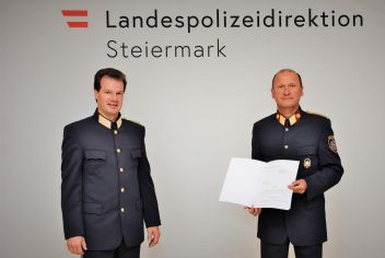 Landespolizeidirektor Hofrat Mag. Gerald Ortner, und Oberstleutnant Siegmund Schnabl,