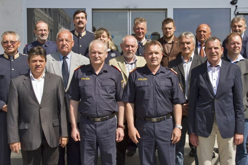 Goldenes Verdienst- Zeichen für Krenn