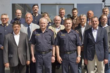 Goldenes Verdienst- Zeichen für Krenn