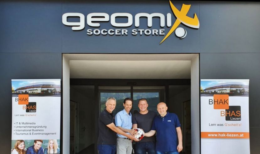 Mag. Helmut Czadilek (BHAK/BHAS Liezen), Dir. MMag. Wolfgang Lechner (BHAK/BHAS Liezen), Christian Stangl (geomix Soccer Store), Amel Muhamedbegovic (geomix Soccer Store)