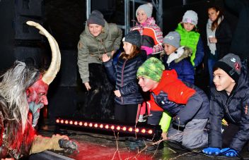 Krampus-Spektakel mit Kinderzone