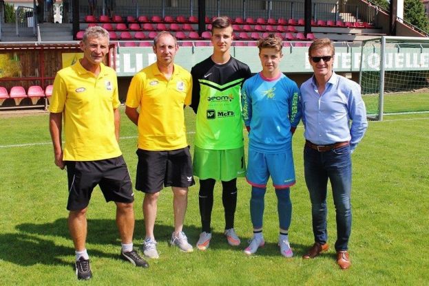 von l.n.r.: Tormanntrainer Karner, LAZ Leiter Stradner, Murica Alem, Sühs Niklas, Sportdirektor Hörmann.