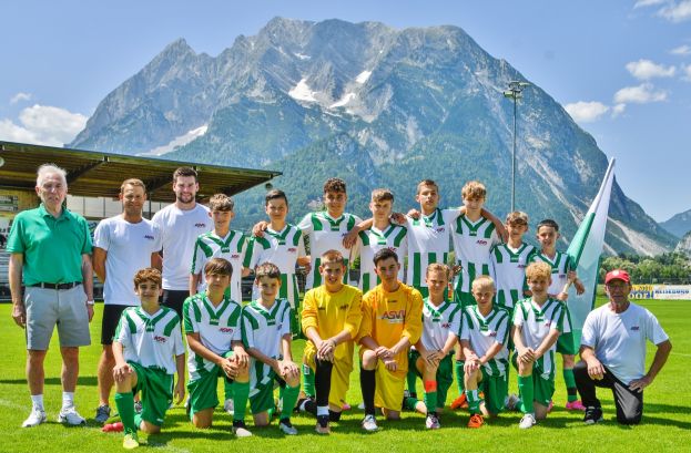 3.Platz Steiermark.jpg: Die steirische Auswahl mit den Nachwuchstalenten der Bundesligisten TSV Hartberg und Sturm Graz holte sich Platz 3. 