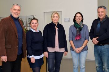 v.l.: Prof. Velimir Pantic (Diakoniewerk Schladming), Gertrude Rieger (Lebenshilfe Ennstal), Mag. Claudia Paulus (Diakoniewerk Steiermark/Region Graz), Ingrid Walcher und Michael Fasching B.A. (Lebenshilfe Ennstal).