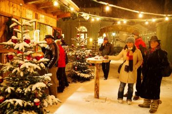Ein besonderes Erlebnis ist der Christkindlmarkt im Kurpark in Bad Aussee. Der weihnachtliche Markt steht unter dem Motto „Spür die Zeit“.