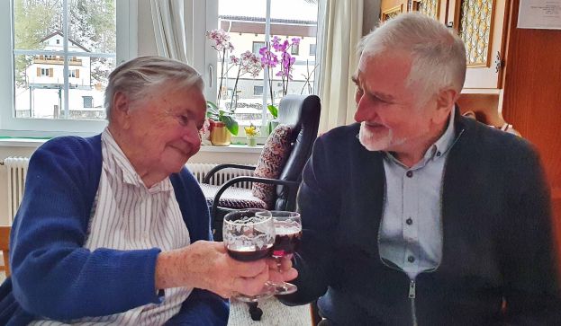 Frau Ella Mitterbacher mit Bürgermeister Walter Kanduth