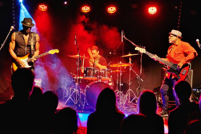 Dennis Jones Band im [ku:L]