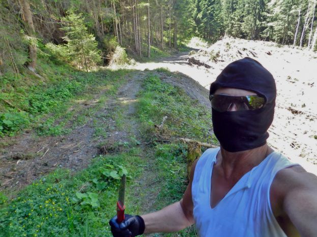 Der Rächer der entnervten Mountainbiker wird aktiv