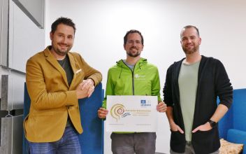 1.	Die Content Marketing Agentur PILUM/digital mit Geschäftsführer des Natur- und Geoparks Oliver Gulas-Wöhri (Mitte): David Osebik (links) und Johannes Terler (rechts)