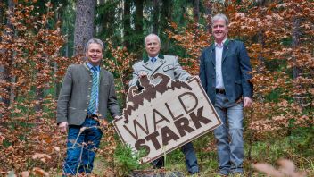 LK-Präs. Franz Titschenbacher, LR Hans Seitinger und proHolz-Obmann Paul Lang