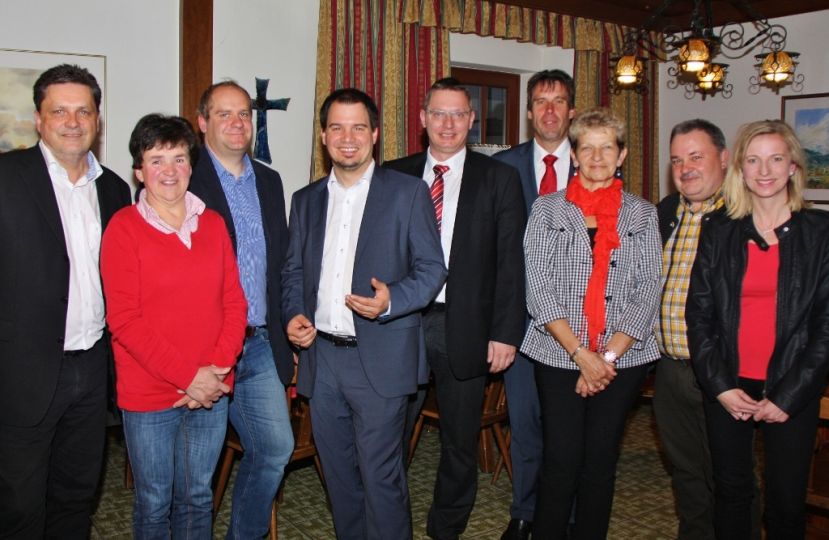 v.l. LAbg. Ewald Persch, Kasierstellv. Elisabeth Wohlmuther, Vzbgm. &amp; Spitzenkandidat Werner Haberl, LR Michael Schickhofer, Vors. Hannes Ronner, Vors.Stellv. Walter Rampler, Frauenreferentin Klaudia Dandler, Kassier Alfred Konrad, Schriftführerin Tanja Haberl