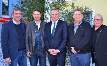 LAbg Gesundheitssprecher Arnd Meissl, LAbg Bezirksparteiobmann Albert Royer, Landespartei und Klubobmann Mario Kunasek, die beiden Wahlhelfer Andy Muchitsch und Bernhard Egger